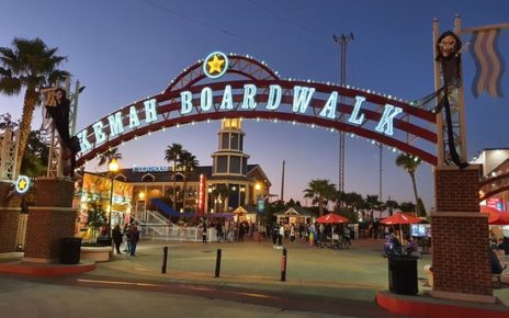 Power restored at Kemah Boardwalk after brief outage, according to CenterPoint Energy